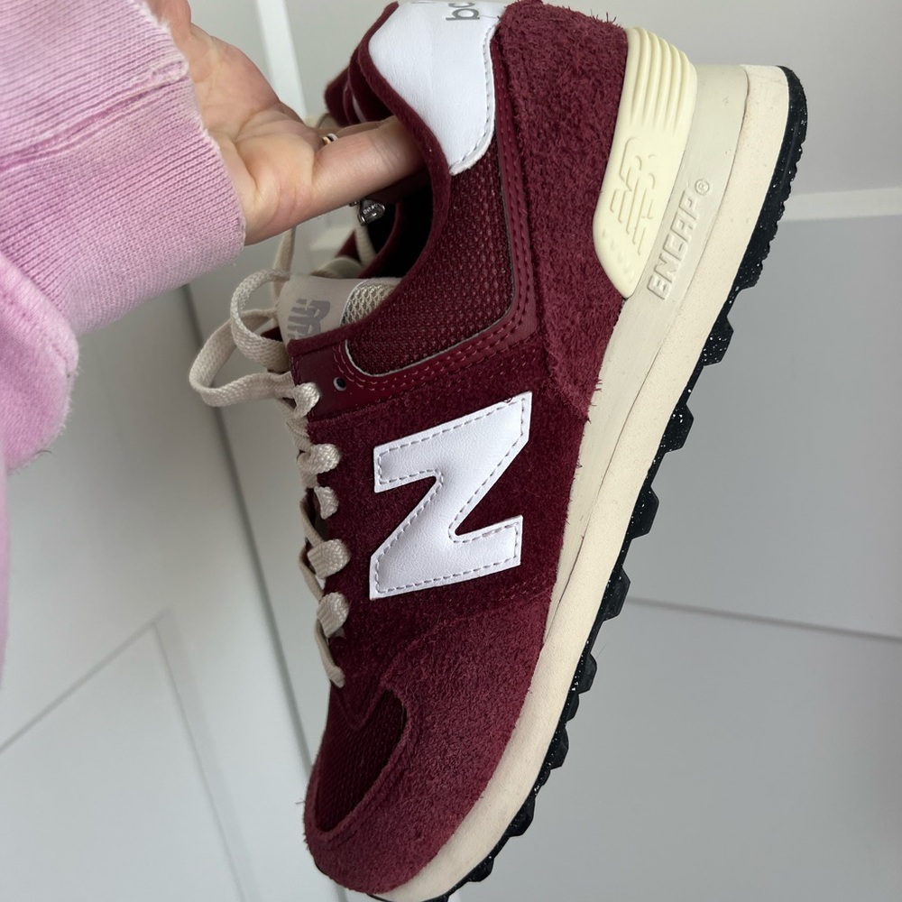 NWOT New Balance 574 Core Burgundy Sneakers Athletic Shoes Size 7 - Picture 5 of 6